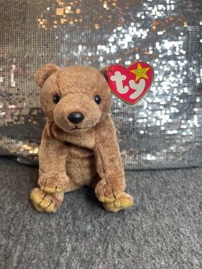Pecan: Ty Brown Bear Beanie Baby with Red Heart Tag